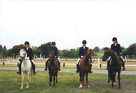 "sølv-holdet" består af AnneDorthe Buch, Monica Bugge Skibsted, Katrine Hansen og Rikke Strate.